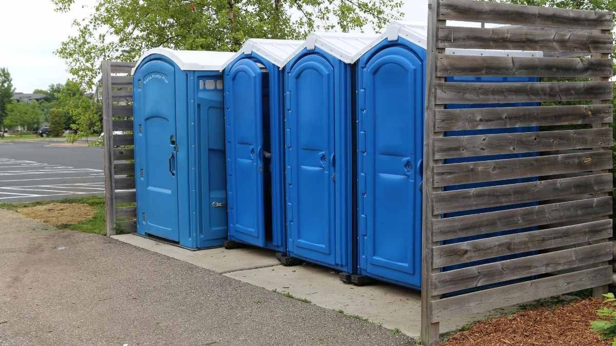 Porta Potty Rental Pros - Quality Portable Restroom Services in Artesia, MS, 39736